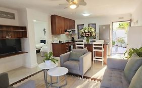 Sandstone - 2 X Bedroom Apartment!